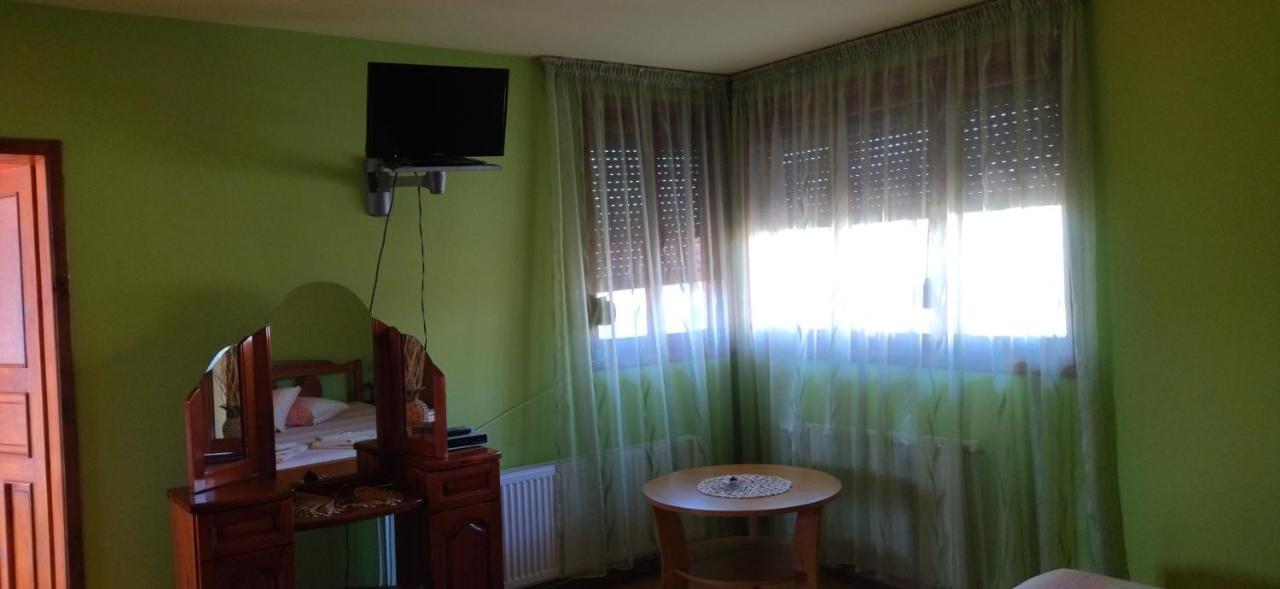 Guest House Ambrozia Kotel Eksteriør billede