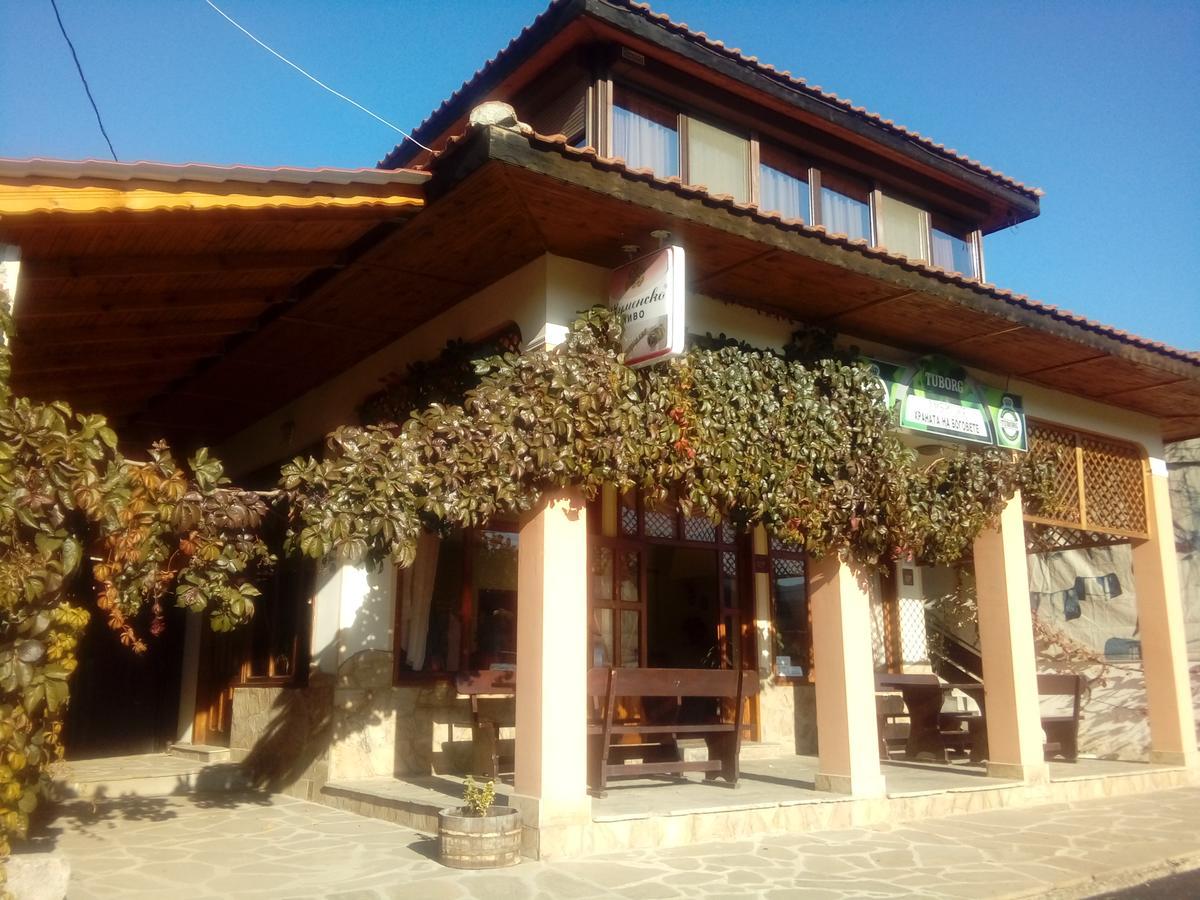 Guest House Ambrozia Kotel Eksteriør billede
